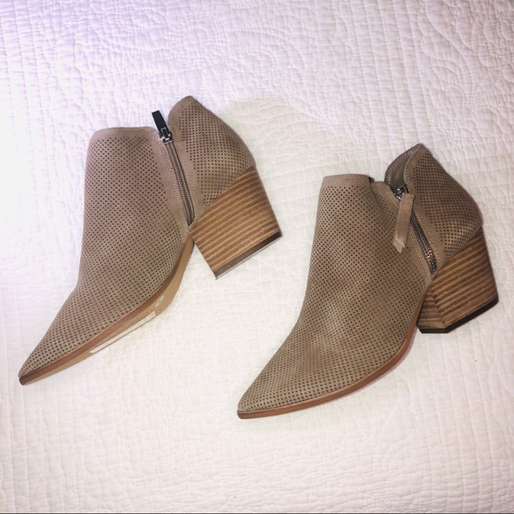 VINCE CAMUTO Nethera Taupe Suede Booties Sz 10 - Picture 4 of 10